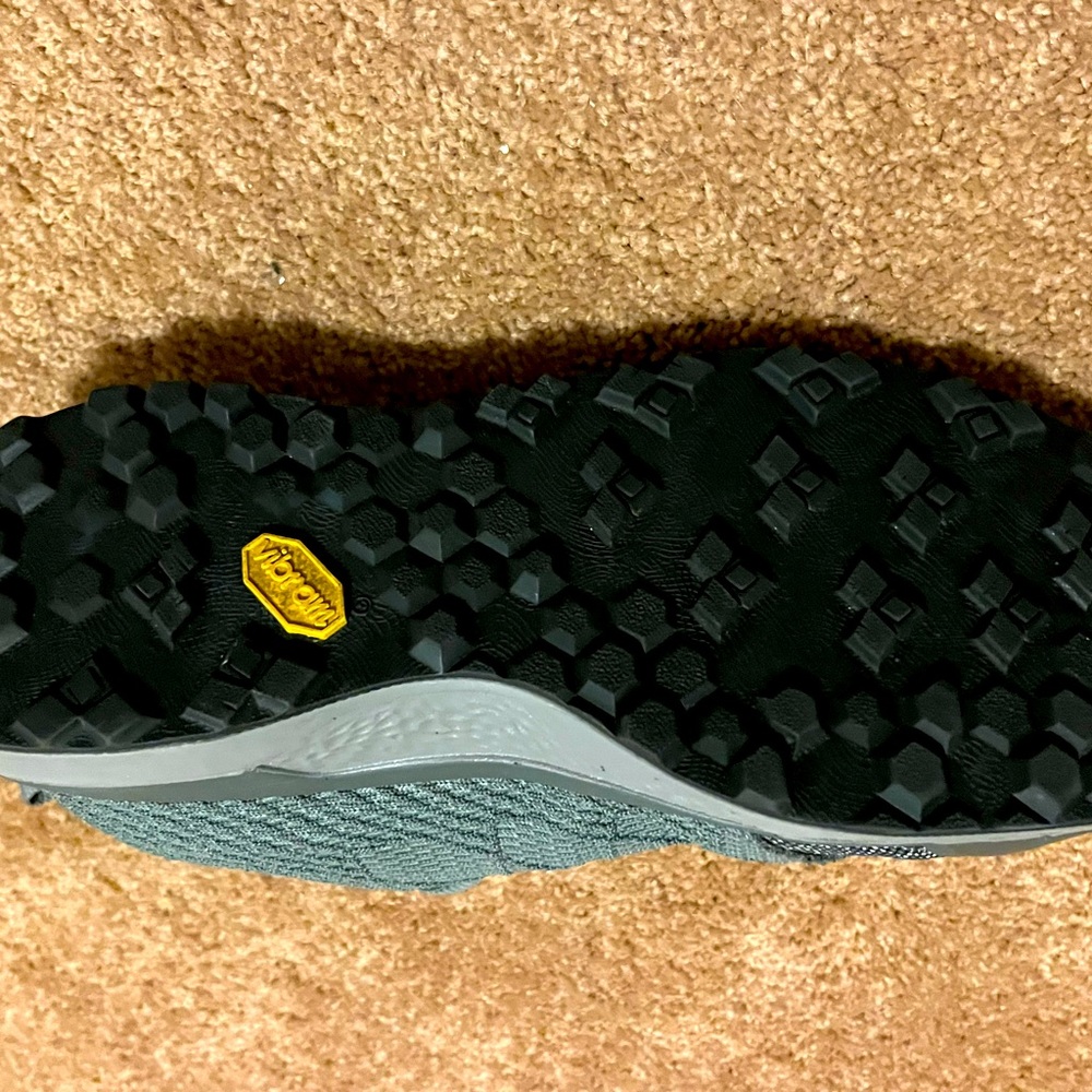 Slightly used steel toed shoes